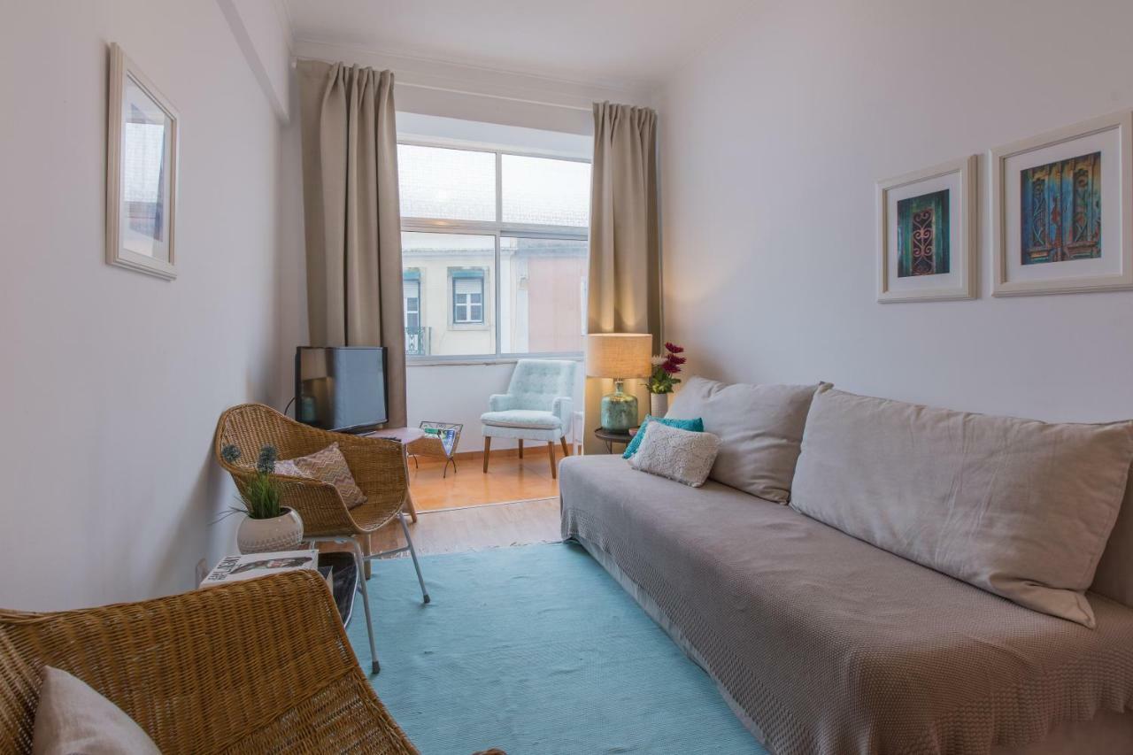 Light Filled Apartment, By Timecooler Lisbon
